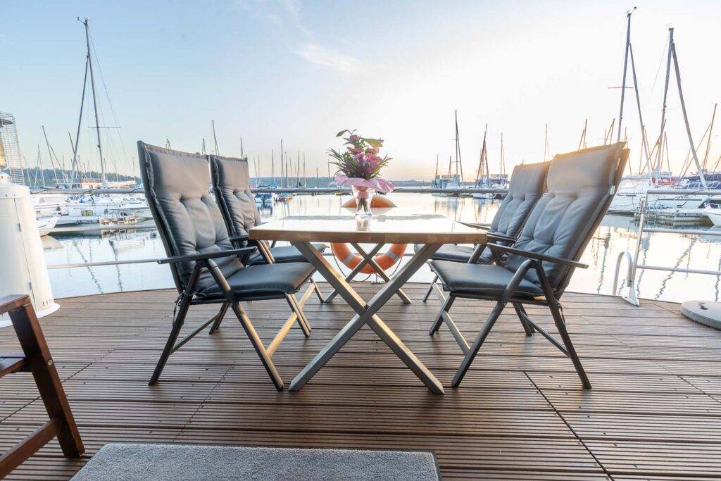 Hausboot Albatros Bootsterrasse